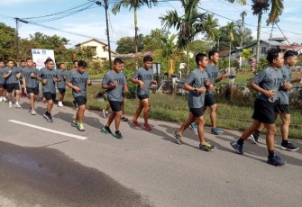 Lari pagi bersama prajurit Kodim 1206/Psb