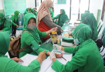 Pelayanan Posbindu Persit KCK Cab XVII Dim 0803 Madiun