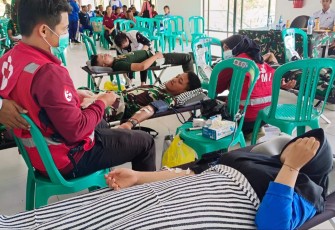 Donor darah Satgas Pamtas Yonarmed 19/105 Trk Bogani 