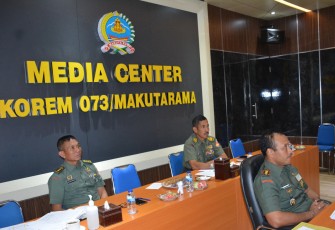 Danrem 073/Mkt saat mengikuti vicon dengan Kasad terkait stunting