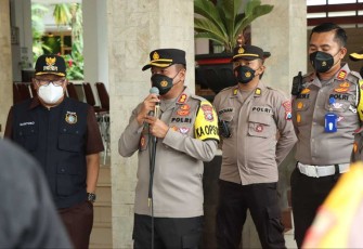 Kapolres Blitar Kota AKBP Argowiyono saat memberikan pengarahan 
