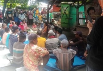 Keluarga korban yang tewas diduga akibat miras dan pedagang pasar plasa Cepu gelar doa bersama