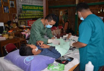 Khitanan massal yang dilakukan nakes dr Asmir Salatiga