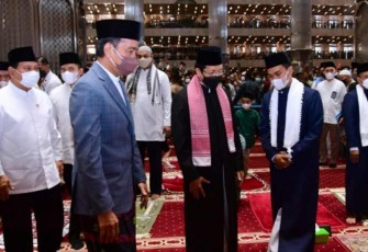 Presiden Jokowi saat menunaikan salat Idul Adha di Masjid Istiqlal Jakarta 