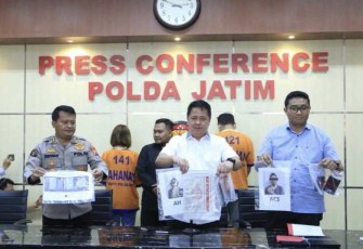Dirreskrimsus Polda Jatim Kombes Farman saat konferensi pers