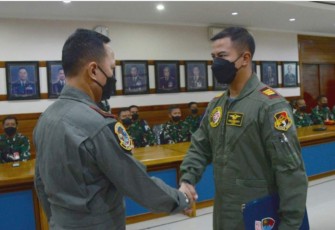 Danlanud Iswahjudi Marsekal Pertama TNI Irwan Pramuda saat menutup Smart Weapon Tactical Course TA.2022