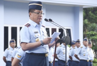 Dankoharmatau Marsda TNI Bambang Triono saat memberikan arahan dalam apel luar biasa, Rabu (28/12)