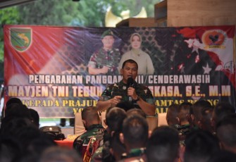 Pangdam XVII/Cenderawasih Kunjungi Pos Satgas Pamtas RI-PNG Yonif 123/Rajawali