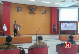 Walikota Blitar Santoso Saat Menyampaikan Sambutan di Acara Pelantikan Pengurus HMI Cabang (P) Blitar Tahun 2022 (foto : Faisal NR / Klikwarta.com) 