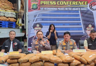 Kapolres Metro Jakarta Barat Kombes Pol Pasma Royce saat konferensi pers, Jumat (16/9/2022).