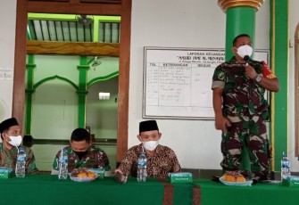 Kapten Inf Suyani ketika memberikan sosialisasi