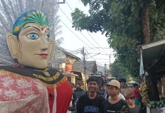 Foto: Pengamen Ondel-Ondel Jalanan/ Sumber: Dok. Pribadi