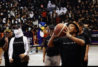 Wabup Safin saat membuka Kejurkab bola basket