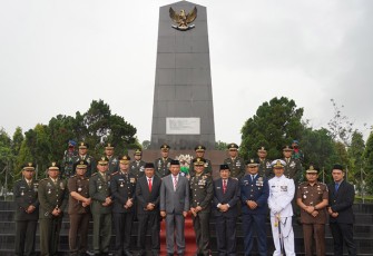 Tiga Pilar Banyumas saat Ziarah ke TMP Tanjung Nirwana Purwokerto