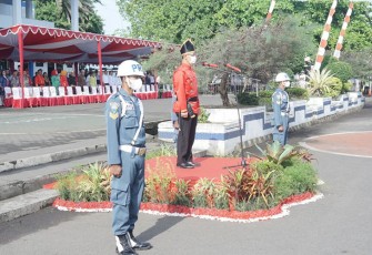 Wakil walikota Bitung saat menjadi irup pada peringatan hari perhubungan tahun 2022