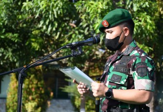Dandim 0802/Ponorogo Letkol Inf Hirta Juni Adriansyah, S. Sos. M. Han., saat membacakan amanat Pangdam V Brawijaya.