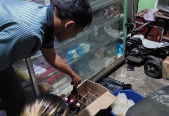 Polsek Air Besi saat Razia Miras