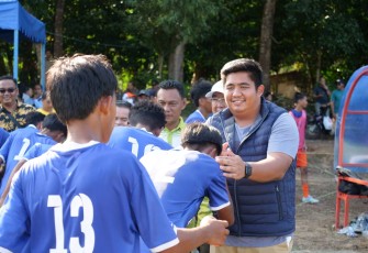 Roby saat Saksikan Gol Penentu PS Bintan Melaju Ke Final Sepak Bola Popda Kepri VIII