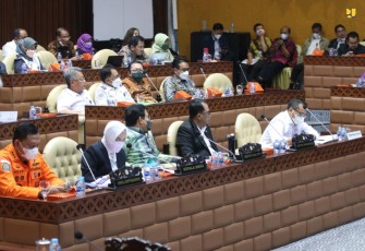 Rapat Kerja antara Komisi V DPR RI bersama Kementerian PUPR dan Kementerian/Lembaga mitra kerja Komisi V DPR di Gedung DPR, Kamis (8/9/2022). 