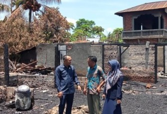 Ketua DPRD Kepahiang Windra Purnawan SP saat tinjau lokasi kebakaran