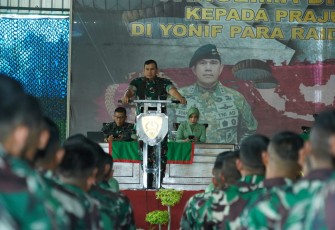 Pangdivif 2 Kostrad saat Kunjungi Satuan Yonif PR 503/Mayangkara