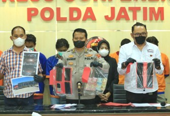 Konferensi Pers Polda Jatim, Kamis (1/9/2022).
