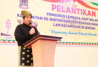 Bupati Bintan Roby Kurniawan SPWK saat memberikan sambutan