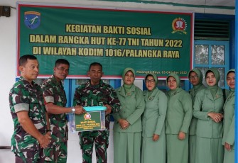 Kodim Palangka Raya saat Bakti Sosial ke Rumah Anggota yang Sakit 