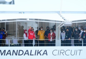Presiden RI Ir H Joko Widodo bersama rombongannya saat menyaksikan MotoGP Mandalika. (Foto: Biro Pers Sekretariat Presiden)