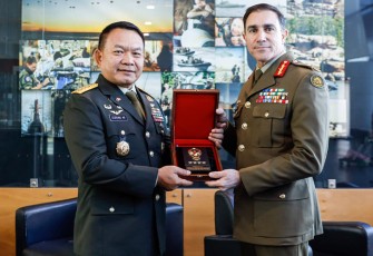 Kasad Jenderal TNI Dr. Dudung Abdurachman saat melaksanakan kunjungan kehormatan kepada Kasad Australia Letjen Simon Stuart di Markas Besar Angkatan Darat Australia - Russell Offices, Canberra, ACT. Senin, (10/10/2022).