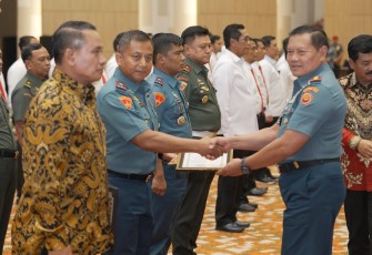 Panglima TNI Laksamana TNI Yudo Margono S.E., M.M.  pada saat memberikan paparan dalam kegiatan Rapat Koordinasi Pencegahan dan Penyelesaian Tindak Pidana Pertanahan di Grand Mercure Kemayoran, Jakarta, Rabu (8/11/2023).