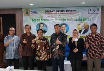 Foto Bersama usai acara