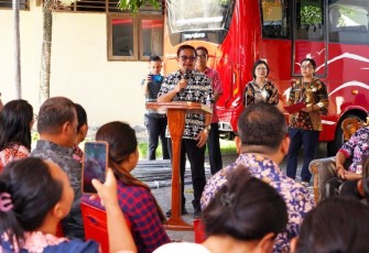 Wali Kota Bitung Maurits Mantiri