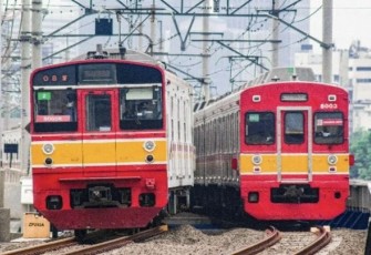  PT KAI Commuter Line Jabodetabek melakukan penambahan pelayanan perjalanan dengan total sebanyak 24 perjalanan di wilayah Jabodetabek hingga pukul 03.00 WIB pada malam pergantian tahun baru
