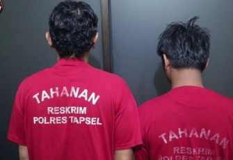 Kedua Tersangka Pelaku Pungli Diamankan 