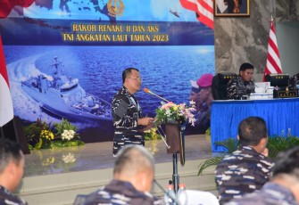  Komandan Pusat Penerbangan TNI Angkatan Laut (Danpuspenerbal) Laksda TNl Sisyani Jaffar bersama staf terkait jajarannya mengikuti Rapat Rencana Keuangan (Renaku) II dan Apel Komandan Satuan (AKS) 2023 yang digelar di Kesatrian Marinir Hartono, Cilandak, Jakarta, Selasa (21/11/2023)