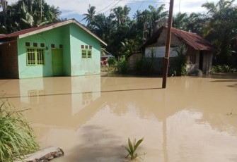 Banjir rendam perumahan warga