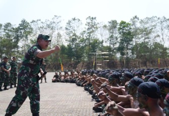 Kasad Jenderal TNI Dr. Dudung Abdurachman, saat Beri Arahan Kepada Prajurit Siswa Dikmata Khusus Kostrad