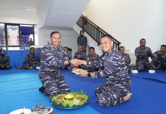 Danlantamal V Gelar Doa Bersama Toga dan Tomas