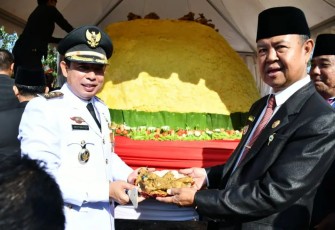 Nasi Jambar Raksasa Tersaji di Hari Jadi Kota Bengkulu ke-304