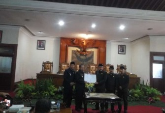 Rapat Paripurna DPRD Usulan Pemberhentian Bupati dan Wakil Bupati Tulungagung