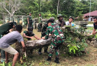 Satgas Pamtas Statis RI-PNG Yonif RK 111/KB Melaksanakan Kegiatan Karya Bakti