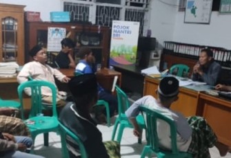 Bhabinkamtibmas Kelurahan Bajak Imbau Aktifkan Sat Kamling Saat Pertemuan dengan Ketua RT/RW