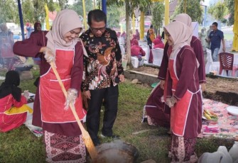 Disporabud Pasaman saat Adakan Lomba Masak Rendang