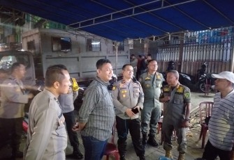 Team Patroli Sat Samapta Polresta Bengkulu saat Berikan Himbauan Persuasif ke Pedagang dan Jukir Pasar Panorama