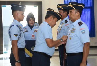 Usai melantik pejabat Koharmatau, Komandan Koharmatau  Marsekal Muda TNI Oki Yanuar, S.T., memimpin acara Serah Terima Jabatan Wakil Komandan (Wadan) Koharmatau, berlangsung di Gedung Budiardjo, Koharmatau, Bandung, Jawa Barat, Jumat (22/12/2023)