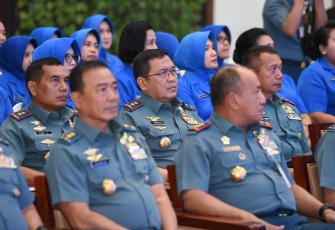 Tatap muka dengan Pembina Utama Jalasenastri Laksamana TNI Muhammad Ali dan Ketua Umum Jalasenastri Ny. Fera Muhammad Ali yang berlangsung di Auditorium Denma Mabesal, Cilangkap, Jakarta Timur, Selasa (15/8).