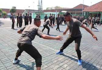 Yonbekang 2 Kostrad Senam Komando dan Gobak Sodor