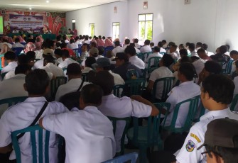 Danramil 0801/12 Pringkuku Kodim 0801/Pacitan Kapten Arh Budi Eko Prayanto menghadiri kegiatan pembinaan dan peningkatan kapasitas Persatuan Perangkat Desa Indonesia (PPDI) Se Kec. Pringkuku, yang berlangsung di Balai Desa Pringkuku, Kec. Pringkuku, Kab. Pacitan, Sabtu (23/12/2023)