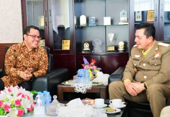 Gubernur Ansar saat Terima Komisioner Bawaslu Kepri  